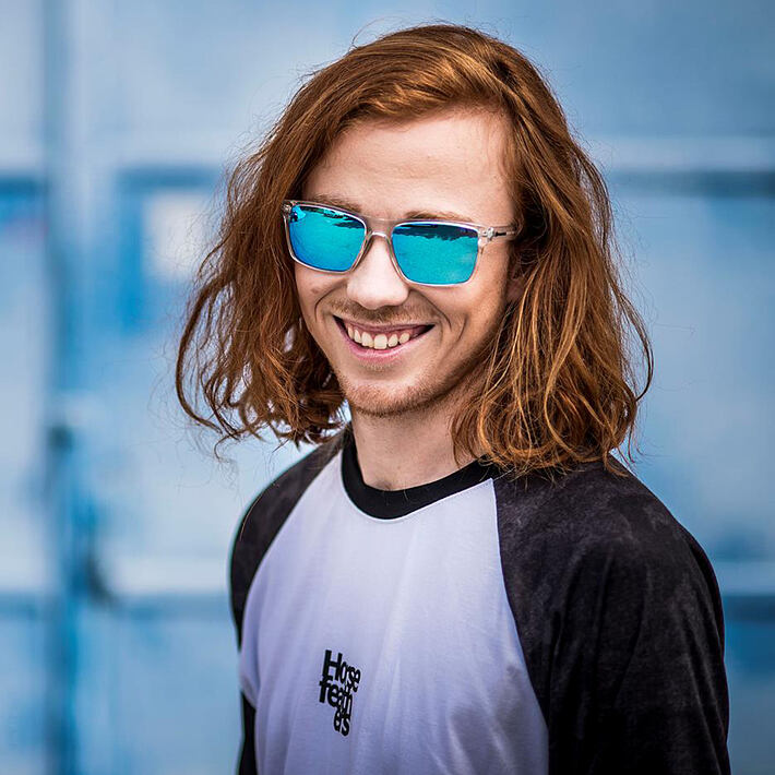 Merlin sunglasses - crystal/mirror blue