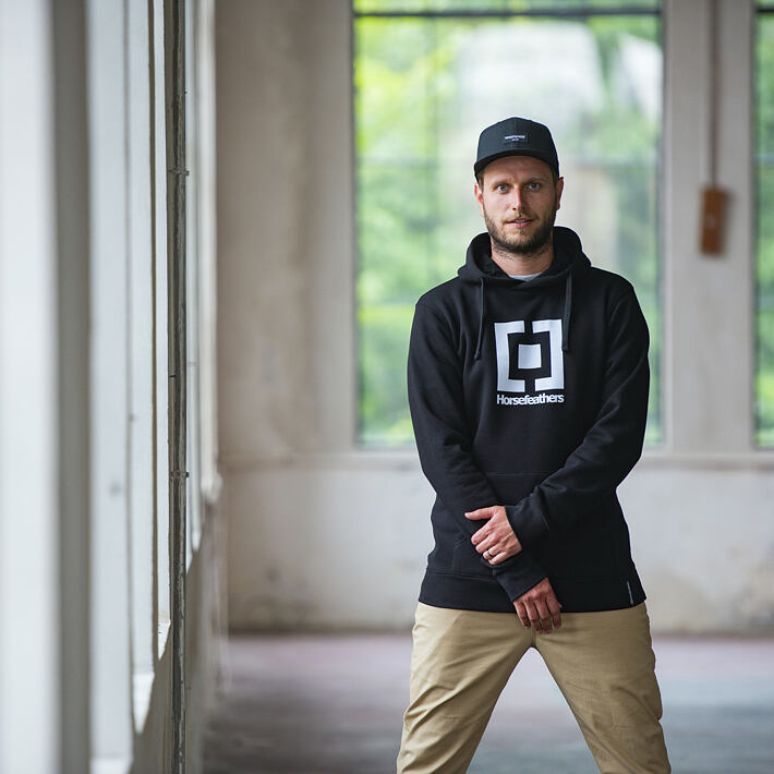 Leader hoodie - black
