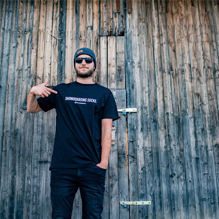 Snowboarding Sucks t-shirt - black